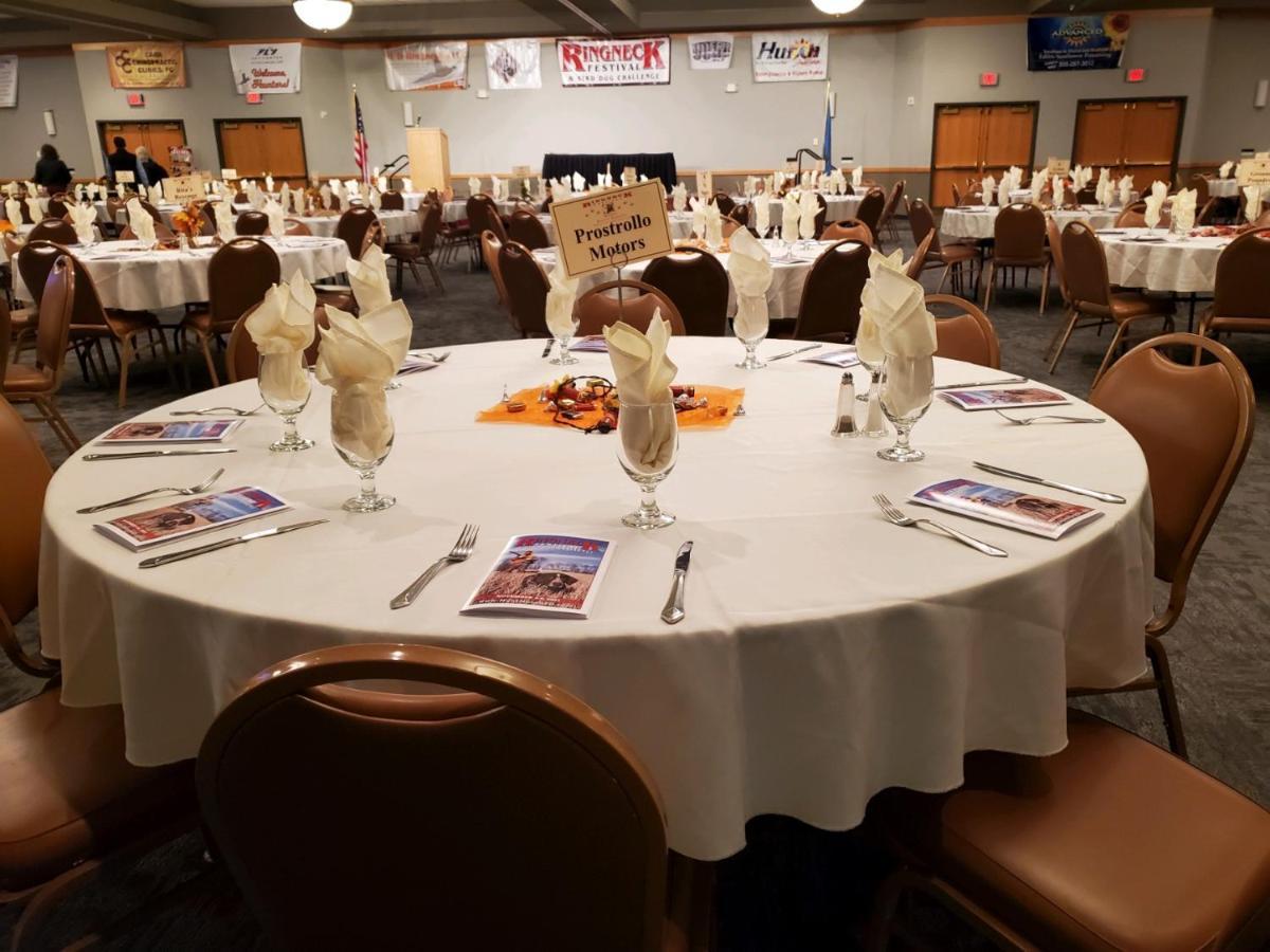 Crossroads Hotel And Huron Event Center Bagian luar foto
