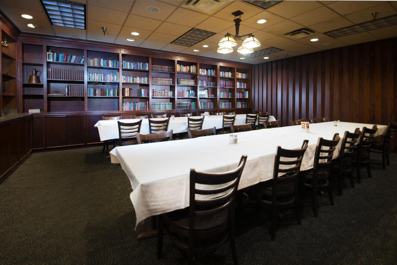 Crossroads Hotel And Huron Event Center Bagian luar foto